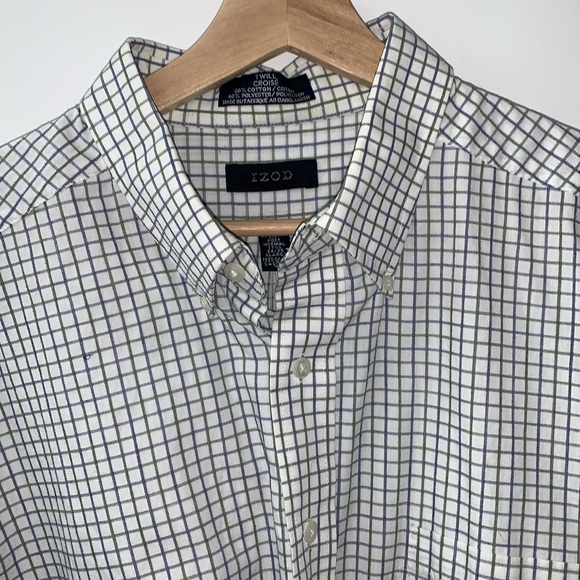IZod Button Down Shirt in very good condition. Size 17.5 34/35. - Picture 3 of 12